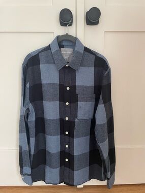 Hollister Super soft shirt